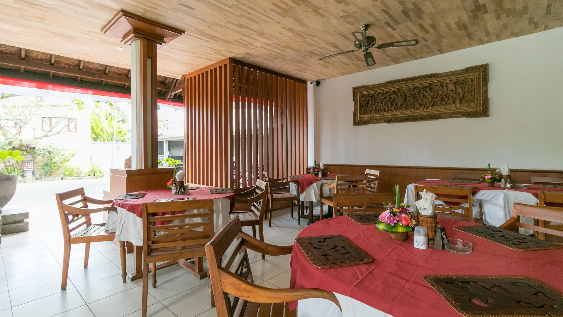 Hotel Sinar Bali Legian 3*, Legian (Bali)